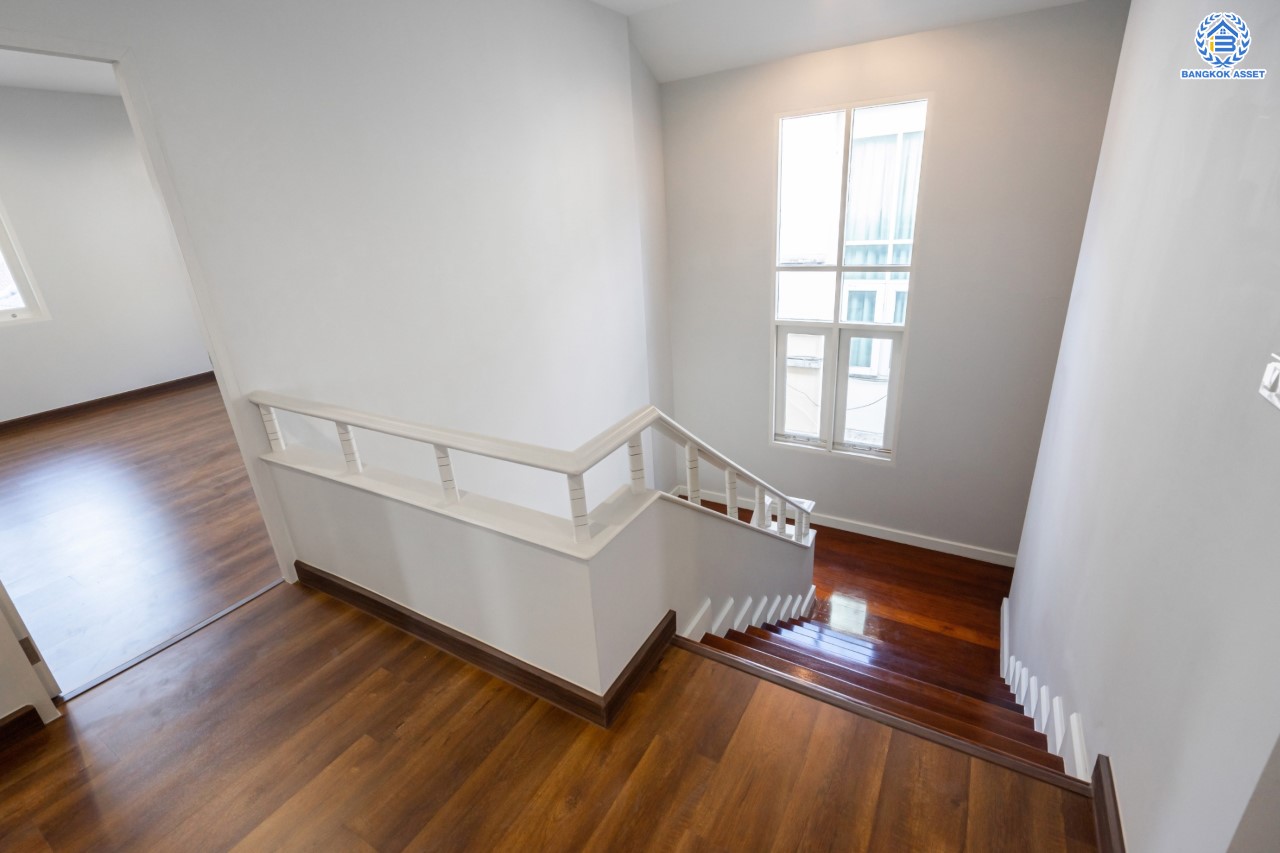 บ้านมือสองตกแต่งใหม่ ม.ธนทอง เอลลิแกนท์โฮม บางบอน4 รองรับทุกความสุข เนื้อที่ 118.1 ตร.ว. ฟังก์ชัน 5 ห้องนอน 5 ห้องน้ำ 1 ห้องแม่บ้าน จอดรถได้ 2 คัน พร้อม Living Area กว้างขวาง บนทำเลใกล้ทางด่วนเพชรเกษม, The Mall บางแค เชื่อมต่อ ถ.พุทธมณฑลสาย4 และ ถ.กาญจนาฯ